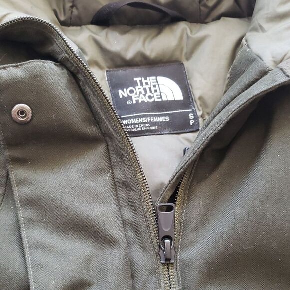 Northface Women's Green Parka Chic Feminine Winter Puffer Faux Fur Trim Size S - Picture 3 of 8